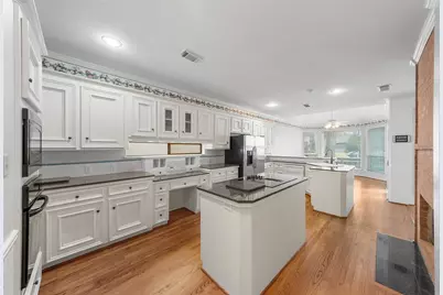 2910 Chaucer Drive, Montgomery, TX 77356 - Photo 15