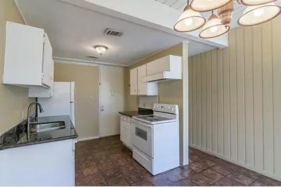 14 Lakeway Street, Conroe, TX 77304 - Photo 5