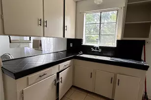7634 S Hall St, Houston, TX 77028 - Photo 15
