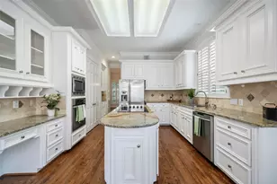 11918 Queensbury Ln, Houston, TX 77024 - Photo 15