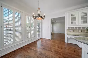 11918 Queensbury Ln, Houston, TX 77024 - Photo 17