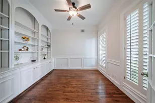 11918 Queensbury Ln, Houston, TX 77024 - Photo 5