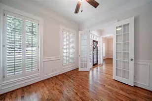 11918 Queensbury Ln, Houston, TX 77024 - Photo 7