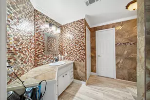 11642 Borderwood Dr, Houston, TX 77013 - Photo 13