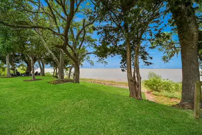 205 Lakeway Circle, Anahuac, TX 77514 - Photo 31