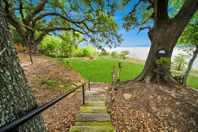 205 Lakeway Circle, Anahuac, TX 77514 - Photo 37