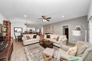 205 Lakeway Circle, Anahuac, TX 77514 - Photo 17