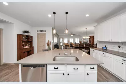 205 Lakeway Circle, Anahuac, TX 77514 - Photo 11