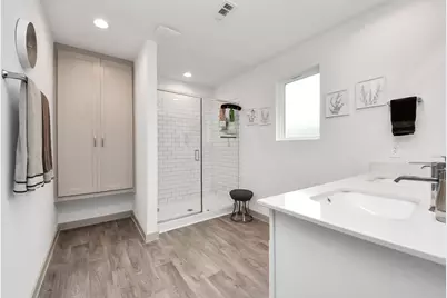 205 Lakeway Circle, Anahuac, TX 77514 - Photo 21