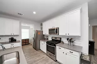 205 Lakeway Circle, Anahuac, TX 77514 - Photo 9