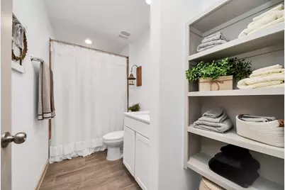 205 Lakeway Circle, Anahuac, TX 77514 - Photo 7