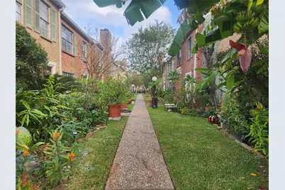 73 E Park West Drive, Houston, TX 77072 - Photo 5