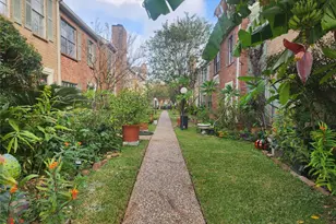 73 E Park W Dr, Houston, TX 77072 - Photo 5