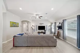 10147 Bayou Oaks Dr, Conroe, TX 77385 - Photo 19