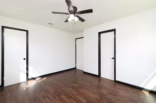 9015 Vinearbor St, Houston, TX 77033 - Photo 21