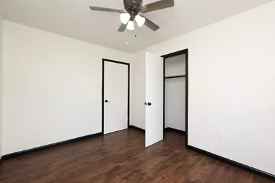 9015 Vinearbor Street, Houston, TX 77033 - Photo 23