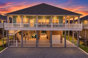 866 Kahla Dr, Crystal Beach, TX 77650 - Photo 3