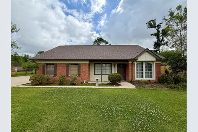 114 Edgewater Street, Clute, TX 77531 - Photo 1