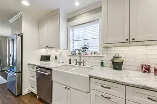 2210 Canterbury Ct, Deer Park, TX 77536 - Photo 5