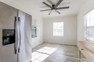 2219 72nd St, Galveston, TX 77551 - Photo 5