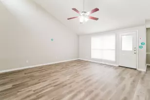 7327 Shady Vale Ln, Houston, TX 77040 - Photo 3