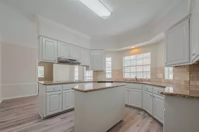 5210 Holly View Drive, Houston, TX 77091 - Photo 11