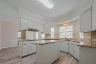 5210 Holly View Dr, Houston, TX 77091 - Photo 11