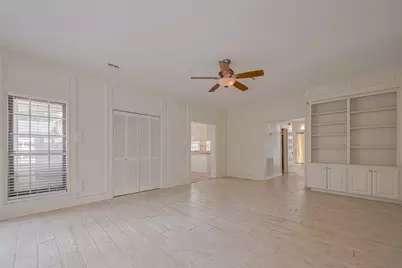 5210 Holly View Drive, Houston, TX 77091 - Photo 5