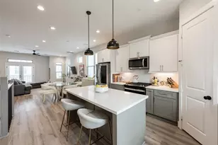 5306 Creekmont Timbers Trl, Houston, TX 77091 - Photo 7