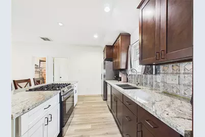 4506 Linninger Lane, Dickinson, TX 77539 - Photo 7