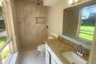 239 Andorra Ln, Houston, TX 77015 - Photo 5