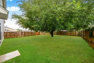 915 Grand Plains Dr, Houston, TX 77090 - Photo 37