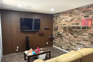 7122 Sharpcrest St, Houston, TX 77074 - Photo 3