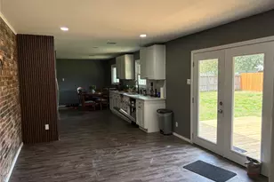 7122 Sharpcrest St, Houston, TX 77074 - Photo 9