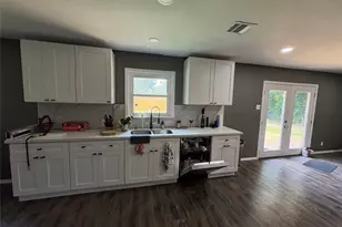 7122 Sharpcrest St, Houston, TX 77074 - Photo 11