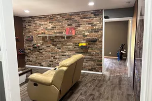 7122 Sharpcrest St, Houston, TX 77074 - Photo 5