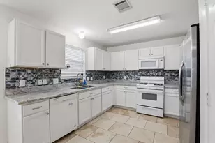 19718 Cozy Cabbin Dr, Katy, TX 77449 - Photo 11