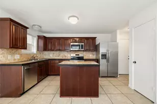 2042 Mickle Creek Dr, Houston, TX 77049 - Photo 9