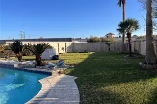 435 Twin Timbers Ln, Kemah, TX 77565 - Photo 27