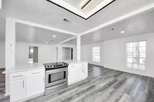 8011 La Roche Ln, Houston, TX 77036 - Photo 23