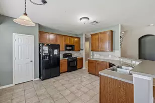 5002 Creekside Ave, Baytown, TX 77523 - Photo 11
