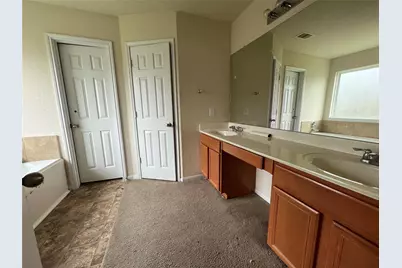 8027 Narrow Brook Way, Houston, TX 77016 - Photo 11