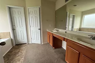 8027 Narrow Brook Way, Houston, TX 77016 - Photo 11