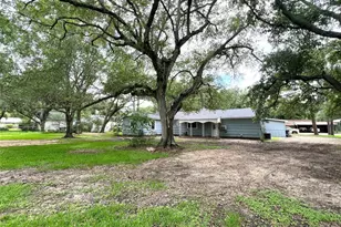 2206 Nancy Lou St, El Campo, TX 77437 - Photo 31