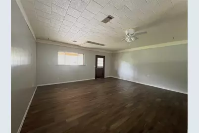 2206 Nancy Lou Street, El Campo, TX 77437 - Photo 5