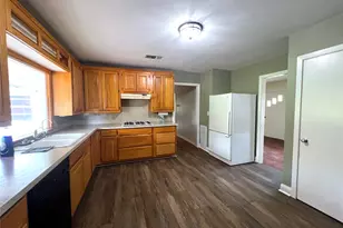 2206 Nancy Lou St, El Campo, TX 77437 - Photo 9