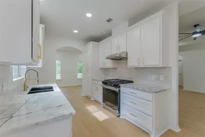 1608 Southern Oaks Drive, Conroe, TX 77301 - Photo 11