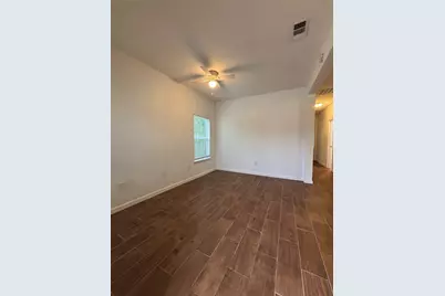 9834 Pelsey St Unit B Street, Houston, TX 77029 - Photo 3
