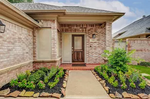1918 Supplejack Ct, Sugar Land, TX 77479 - Photo 3