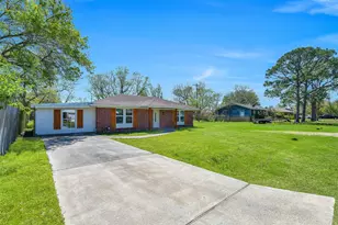 1913 41st Ave N, Texas City, TX 77590 - Photo 9